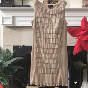 SLEEVELESS FORMAL DRESS...